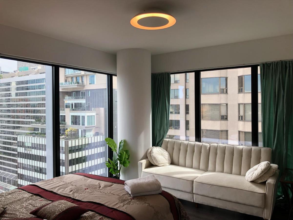 2 BR plus Den condo Toronto Exterior foto