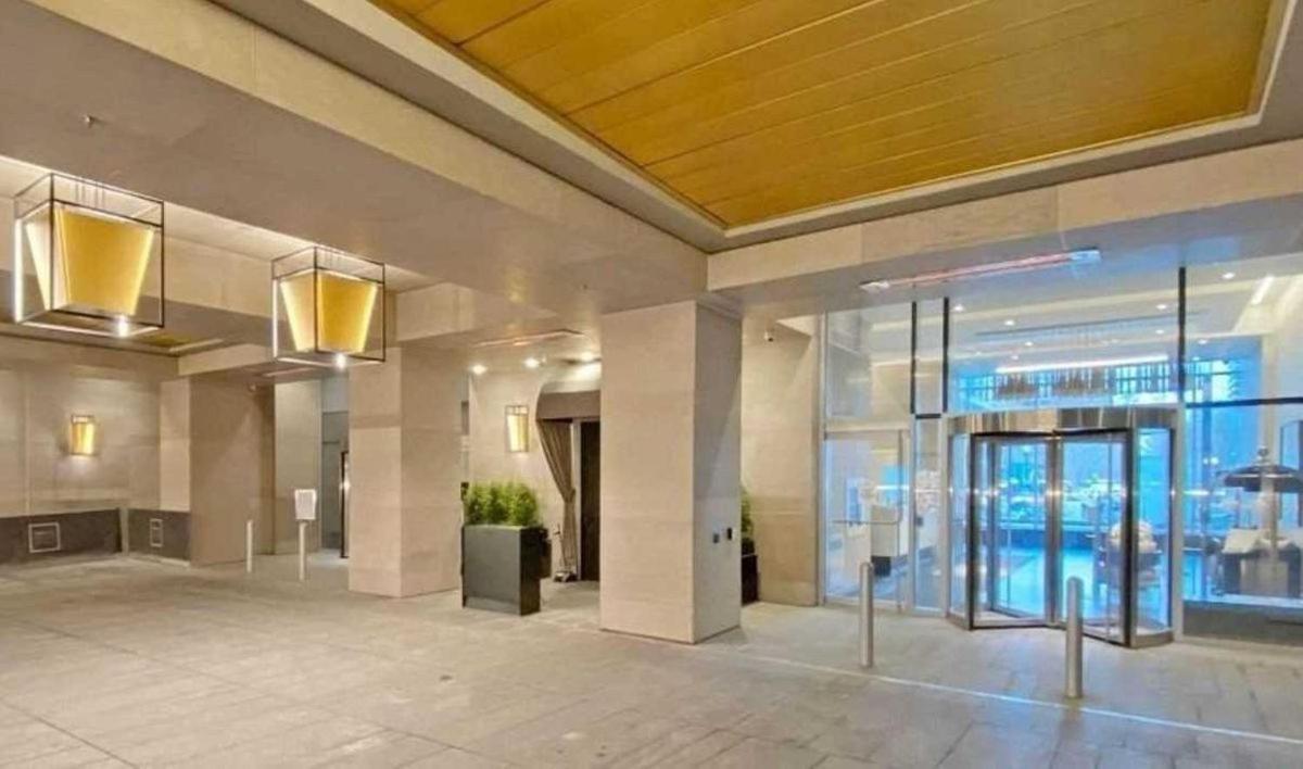 2 BR plus Den condo Toronto Exterior foto